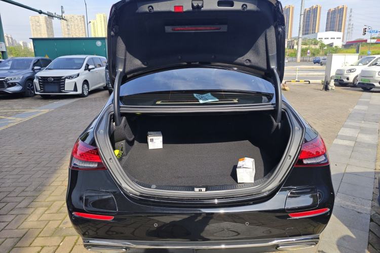 Used Mercedes-Benz E-Class New Energy 2022 Restyled E 350 e L Plug-in Hybrid Sports Sedan Trunk