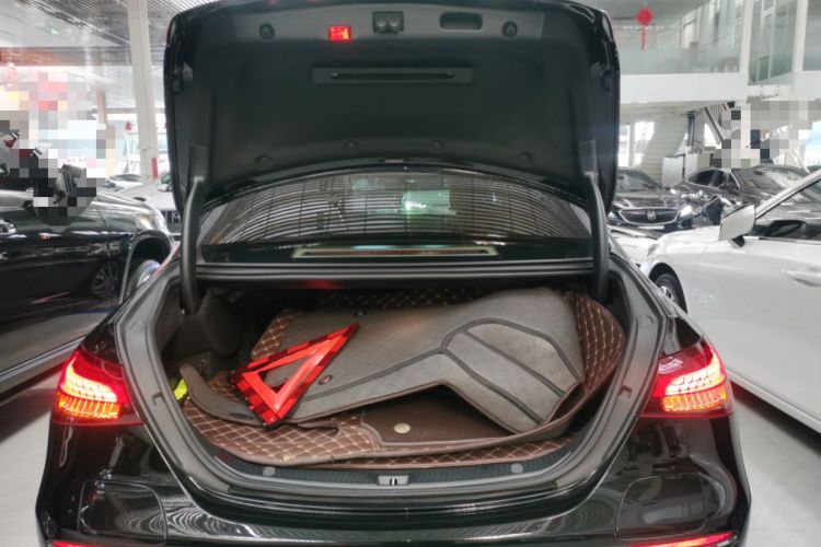 Used Mercedes-Benz E-Class New Energy 2022 Second Facelift E 350 e L Plug-in Hybrid Sedan Trunk