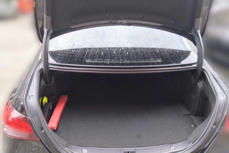 Used Mercedes-Benz E-Class New Energy 2022 Restyled E 350 e L Plug-in Hybrid Sedan Trunk