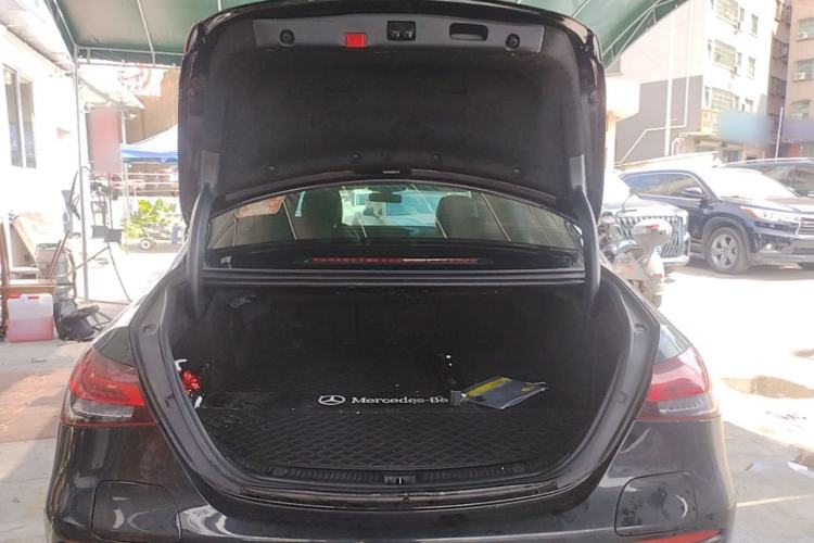 Used Mercedes-Benz E-Class New Energy 2022 Restyled E 350 e L Plug-in Hybrid Sports Sedan Trunk