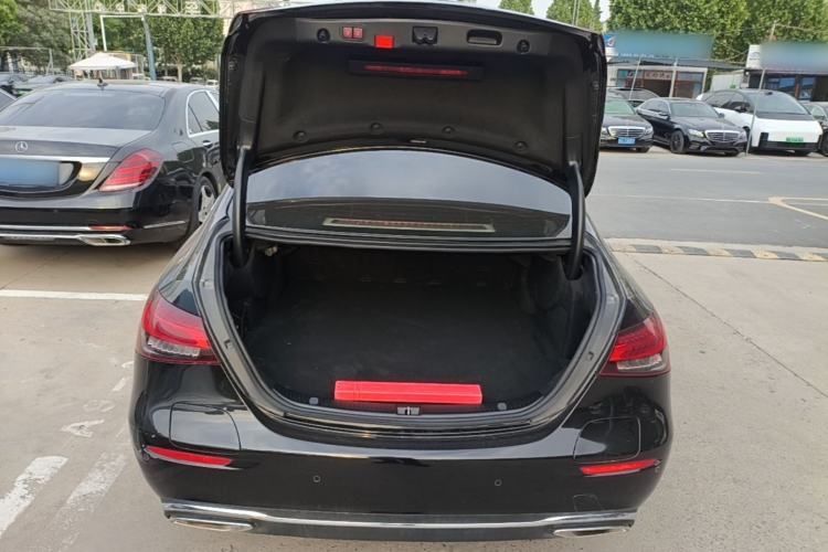 Used Mercedes-Benz E-Class New Energy 2022 Facelift E 350 e L Plug-in Hybrid Sedan Trunk