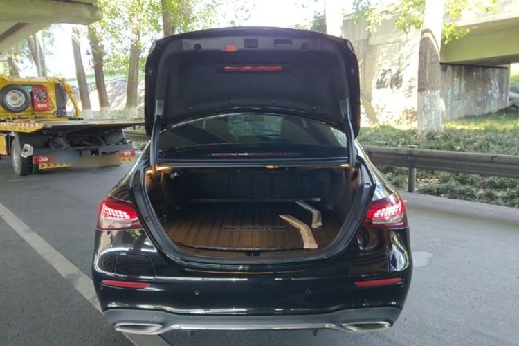 Used Mercedes-Benz E-Class New Energy 2022 Second Facelift E 350 e L Plug-in Hybrid Sports Sedan Trunk