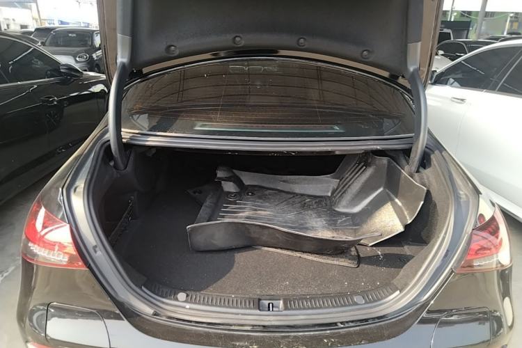 Used Mercedes-Benz E-Class New Energy 2022 E 350 e L Plug-in Hybrid Sports Sedan Trunk
