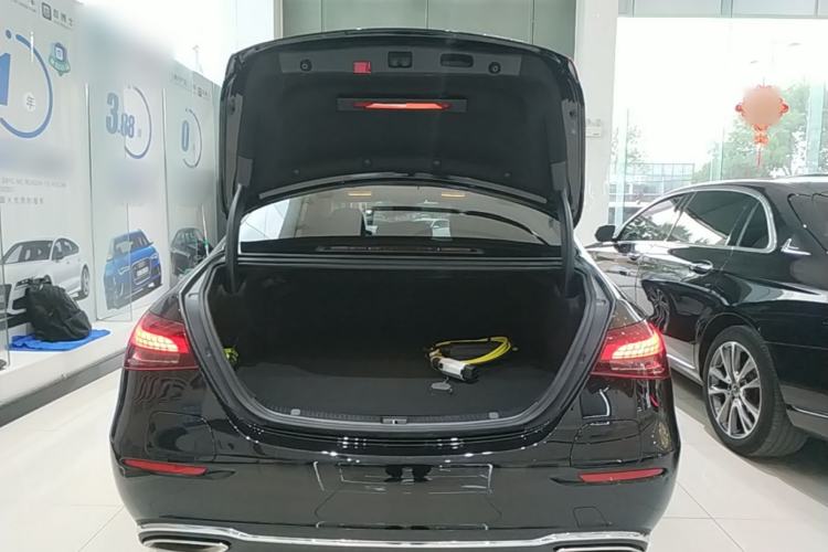 Used Mercedes-Benz E-Class New Energy 2022 Facelift E 350 e L Plug-in Hybrid Sedan Trunk