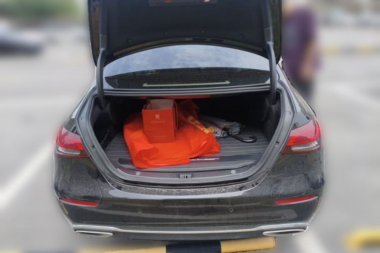 Used Mercedes-Benz E-Class New Energy 2022 Facelift E 350 e L Plug-in Hybrid Sedan Trunk