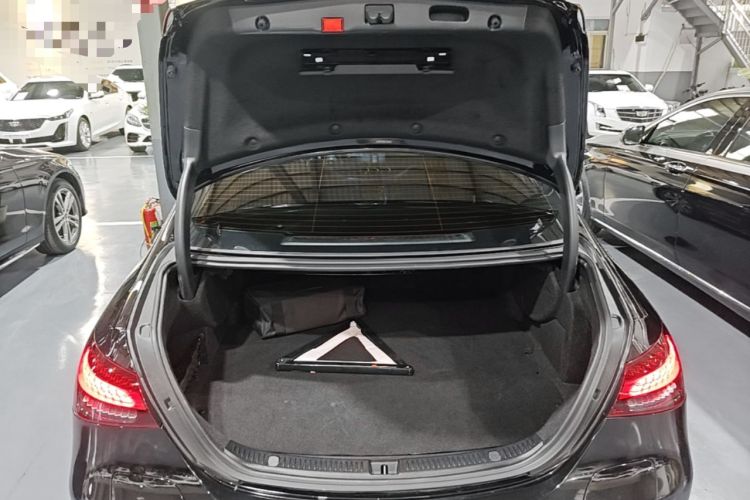 Used Mercedes-Benz E-Class New Energy 2022 Restyled E 350 e L Plug-in Hybrid Sports Sedan Trunk