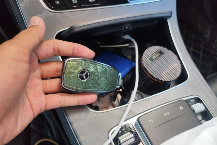 Used Mercedes-Benz E-Class New Energy 2022 Second Facelift E 350 e L Plug-in Hybrid Sports Sedan Vehicle Key