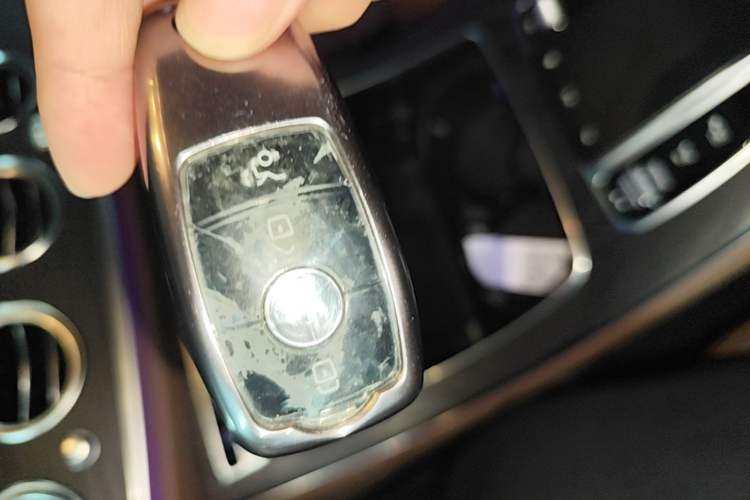 Used Mercedes-Benz E-Class New Energy 2022 E 350 e L Plug-in Hybrid Sports Sedan Vehicle Key