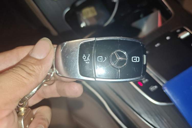 Used Mercedes-Benz E-Class New Energy 2022 Restyled E 350 e L Plug-in Hybrid Sports Sedan Vehicle Key