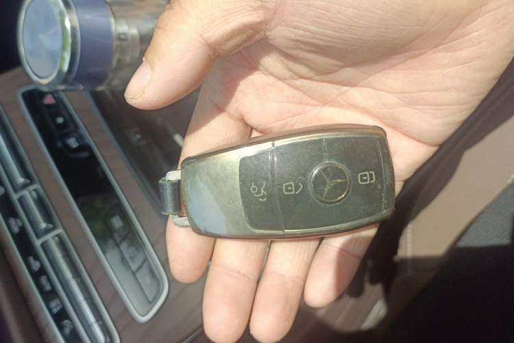 Used Mercedes-Benz E-Class New Energy 2022 Restyled E 350 e L Plug-in Hybrid Sedan Vehicle Key
