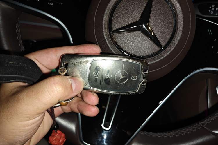 Used Mercedes-Benz E-Class New Energy 2022 Second Facelift E 350 e L Plug-in Hybrid Sedan Vehicle Key