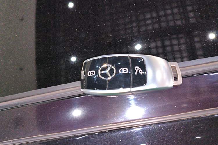 Used Mercedes-Benz E-Class New Energy 2022 Restyled E 350 e L Plug-in Hybrid Sedan Vehicle Key