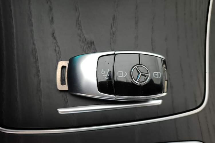 Used Mercedes-Benz E-Class New Energy 2022 Restyled E 350 e L Plug-in Hybrid Sports Sedan Vehicle Key