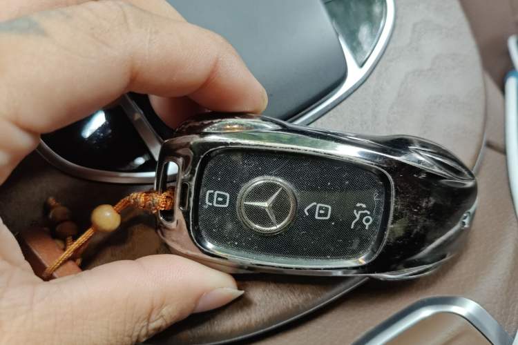 Used Mercedes-Benz E-Class New Energy 2022 Restyled E 350 e L Plug-in Hybrid Sedan Vehicle Key