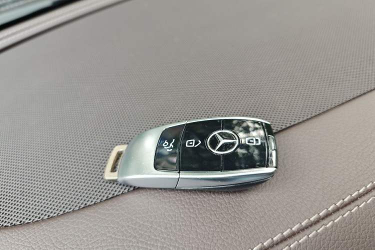 Used Mercedes-Benz E-Class New Energy 2022 Facelift E 350 e L Plug-in Hybrid Sedan Vehicle Key