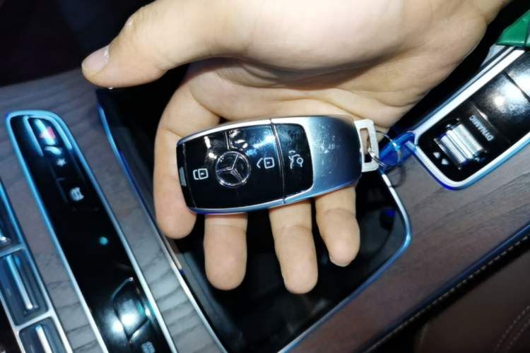 Used Mercedes-Benz E-Class New Energy 2022 Facelift E 350 e L Plug-in Hybrid Sedan Vehicle Key