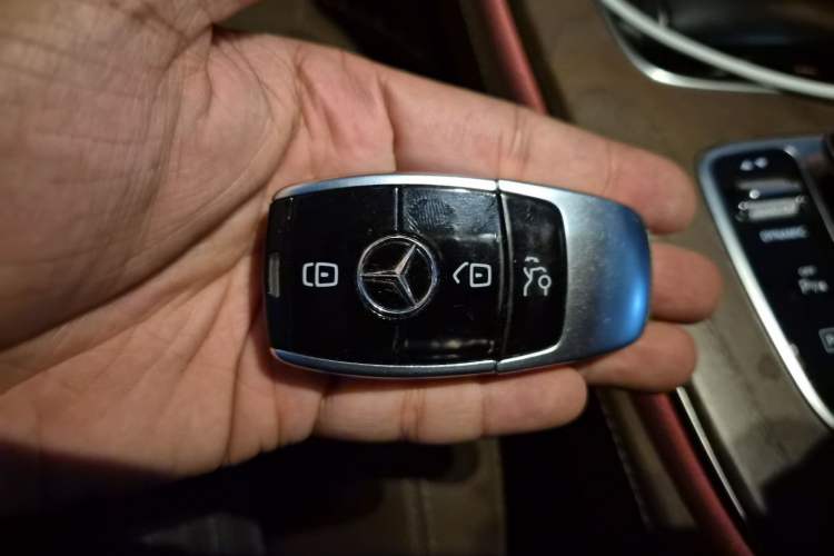 Used Mercedes-Benz E-Class New Energy 2022 Restyled E 350 e L Plug-in Hybrid Sedan Vehicle Key