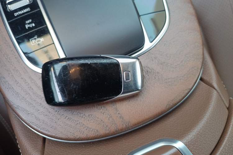 Used Mercedes-Benz E-Class New Energy 2022 Restyled E 350 e L Plug-in Hybrid Sedan Vehicle Key