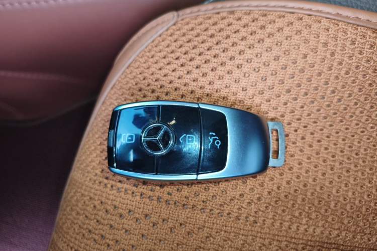 Used Mercedes-Benz E-Class New Energy 2022 E 350 e L Plug-in Hybrid Sedan Vehicle Key