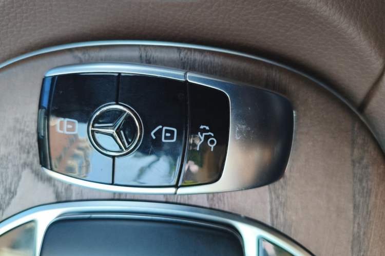 Used Mercedes-Benz E-Class New Energy 2022 Facelift E 350 e L Plug-in Hybrid Sedan Vehicle Key