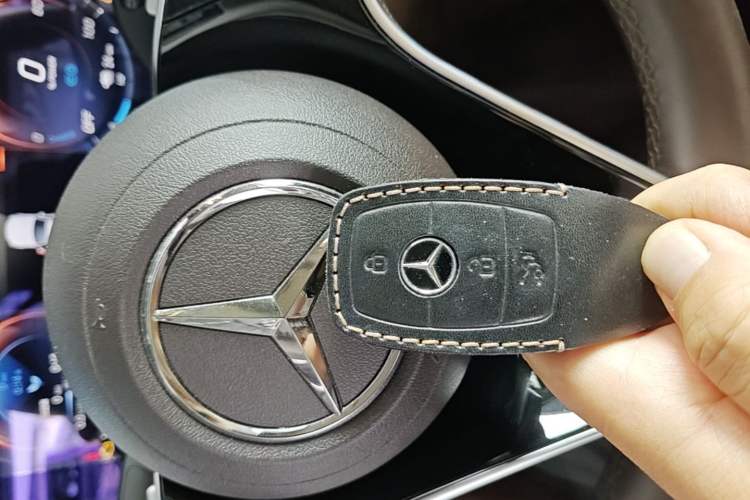 Used Mercedes-Benz E-Class New Energy 2022 Second Facelift E 350 e L Plug-in Hybrid Sedan Vehicle Key