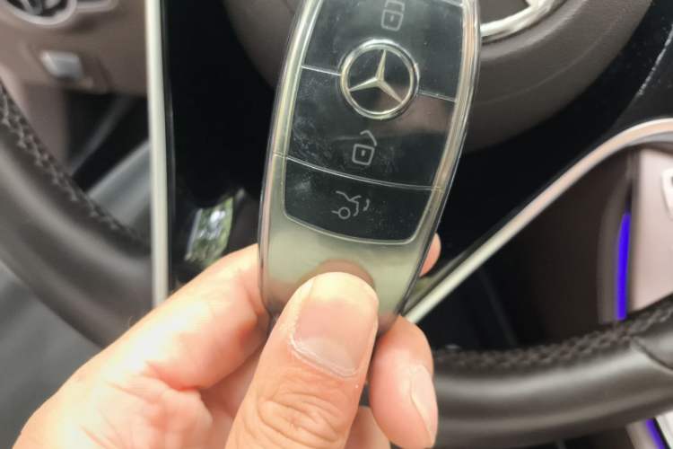 Used Mercedes-Benz E-Class New Energy 2022 Second Facelift E 350 e L Plug-in Hybrid Sedan Vehicle Key