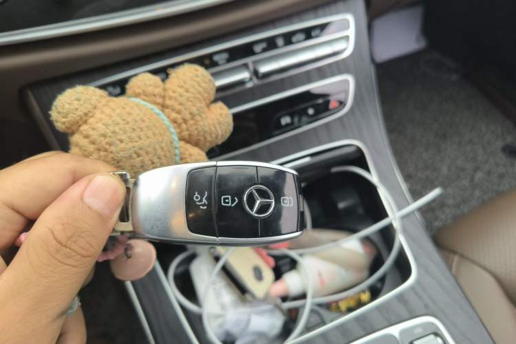 Used Mercedes-Benz E-Class New Energy 2022 E 350 e L Plug-in Hybrid Sports Sedan Vehicle Key