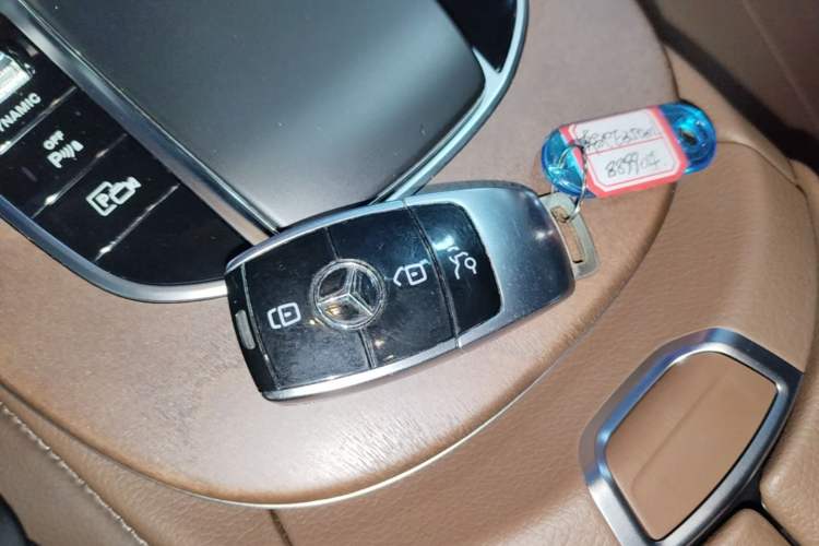 Used Mercedes-Benz E-Class New Energy 2022 Restyled E 350 e L Plug-in Hybrid Sedan Vehicle Key