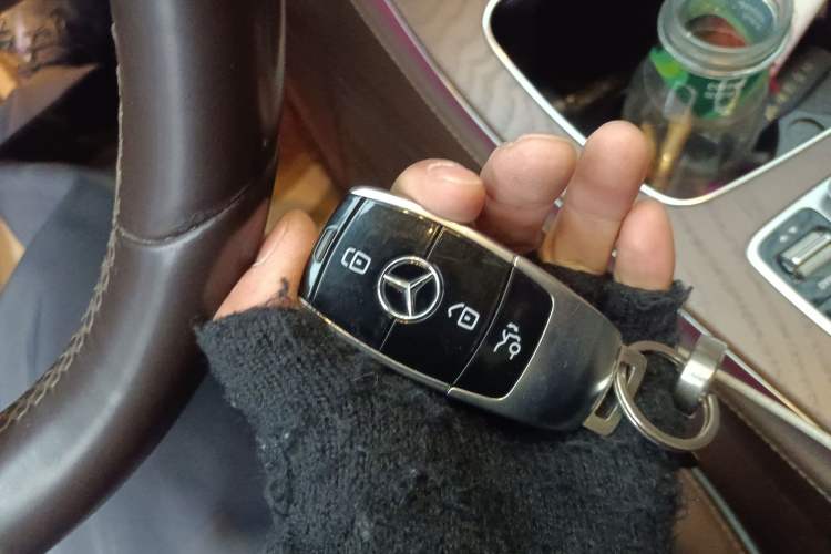 Used Mercedes-Benz E-Class New Energy 2022 Facelift E 350 e L Plug-in Hybrid Sedan Vehicle Key
