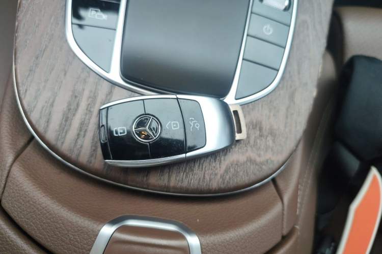 Used Mercedes-Benz E-Class New Energy 2022 Second Facelift E 350 e L Plug-in Hybrid Sports Sedan Vehicle Key