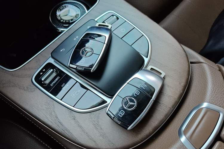 Used Mercedes-Benz E-Class New Energy 2022 Facelift E 350 e L Plug-in Hybrid Sedan Vehicle Key