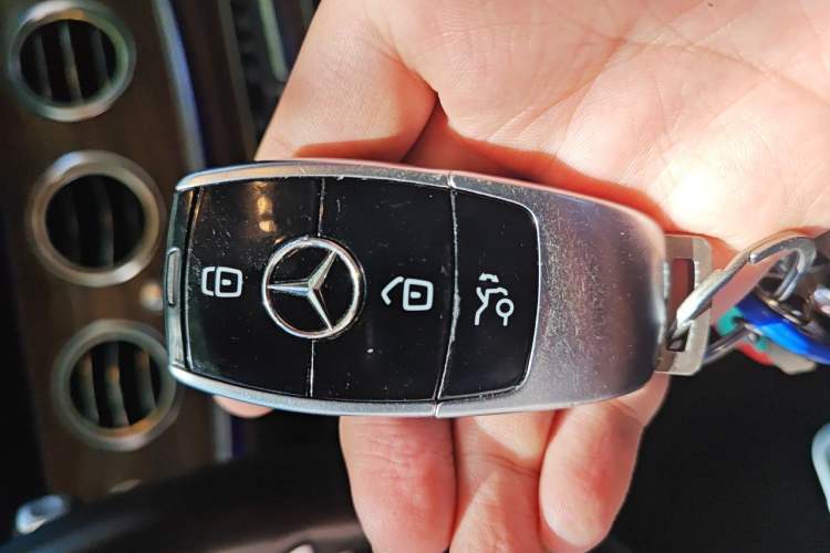 Used Mercedes-Benz E-Class New Energy 2022 Restyled E 350 e L Plug-in Hybrid Sports Sedan Vehicle Key