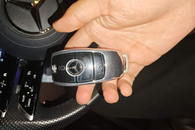 Used Mercedes-Benz E-Class New Energy 2022 E 350 e L Plug-in Hybrid Sports Sedan Vehicle Key