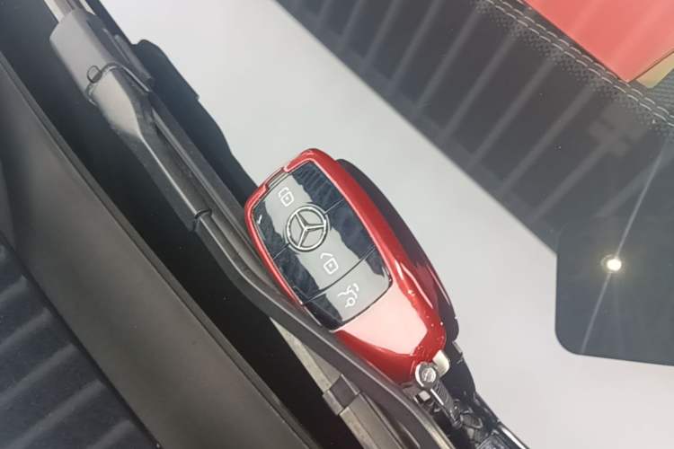 Used Mercedes-Benz E-Class New Energy 2022 Second Facelift E 350 e L Plug-in Hybrid Sports Sedan Vehicle Key