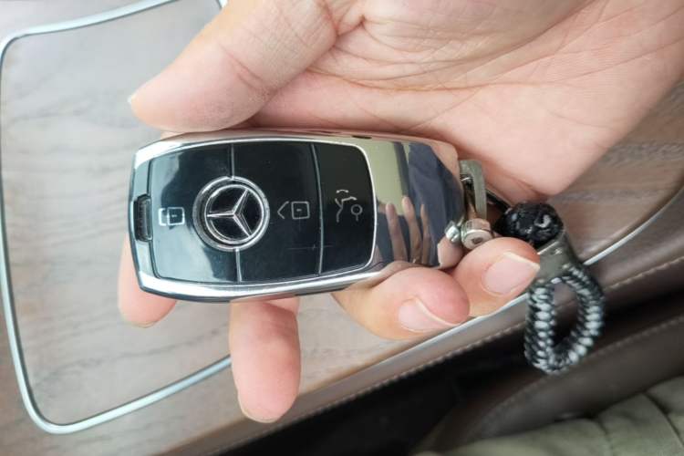 Used Mercedes-Benz E-Class New Energy 2022 Restyled E 350 e L Plug-in Hybrid Sedan Vehicle Key