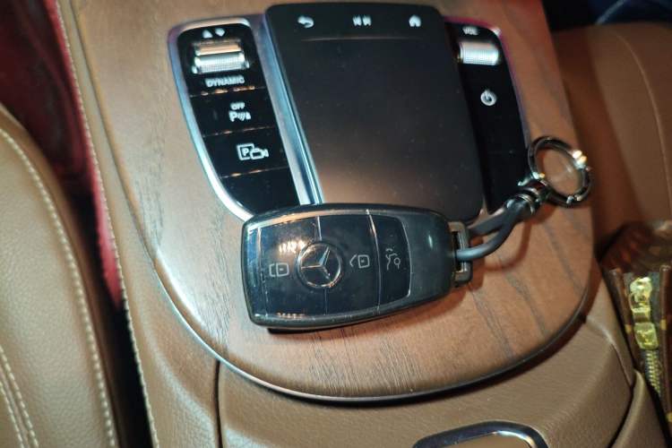 Used Mercedes-Benz E-Class New Energy 2022 Restyled E 350 e L Plug-in Hybrid Sedan Vehicle Key