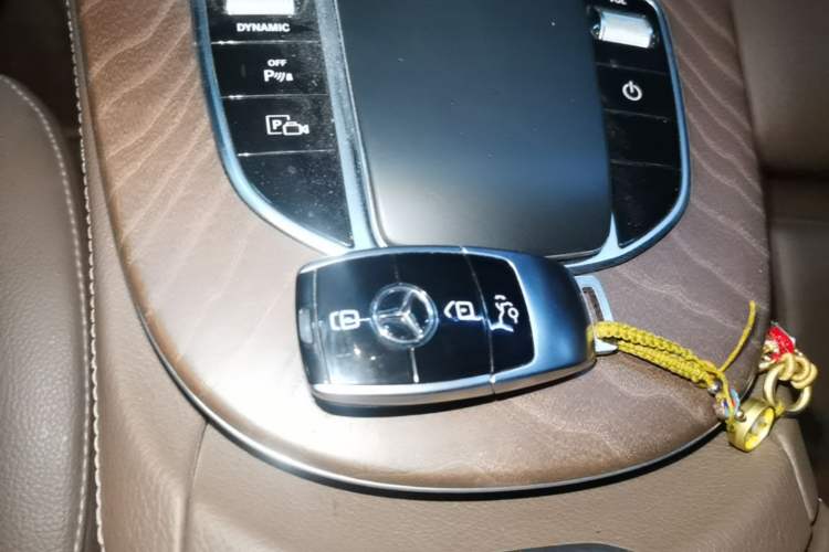 Used Mercedes-Benz E-Class New Energy 2022 Second Facelift E 350 e L Plug-in Hybrid Sedan Vehicle Key