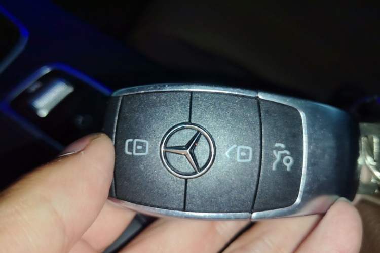 Used Mercedes-Benz E-Class New Energy 2022 Restyled E 350 e L Plug-in Hybrid Sports Sedan Vehicle Key