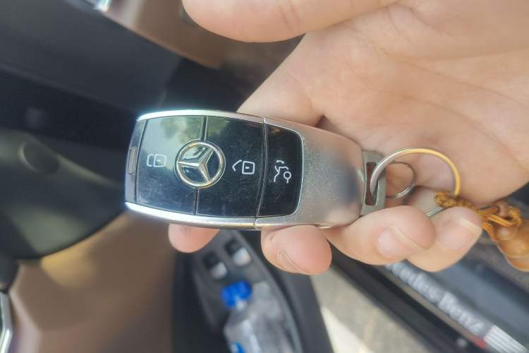 Used Mercedes-Benz E-Class New Energy 2022 Restyled E 350 e L Plug-in Hybrid Sports Sedan Vehicle Key