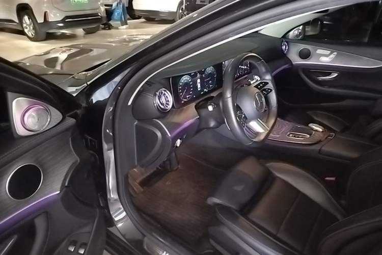 Used Mercedes-Benz E-Class New Energy 2022 Restyled E 350 e L Plug-in Hybrid Sports Sedan Driver Seat