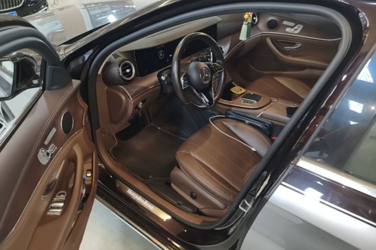 Used Mercedes-Benz E-Class New Energy 2022 E 350 e L Plug-in Hybrid Sedan Driver Seat