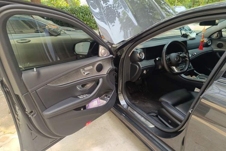 Used Mercedes-Benz E-Class New Energy 2022 Restyled E 350 e L Plug-in Hybrid Sports Sedan Driver Seat
