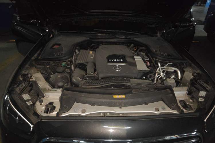 Used Mercedes-Benz E-Class New Energy 2022 Restyled E 350 e L Plug-in Hybrid Sedan Engine Bay