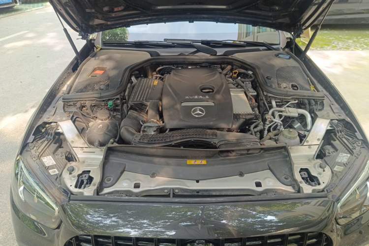 Used Mercedes-Benz E-Class New Energy 2022 Restyled E 350 e L Plug-in Hybrid Sports Sedan Engine Bay