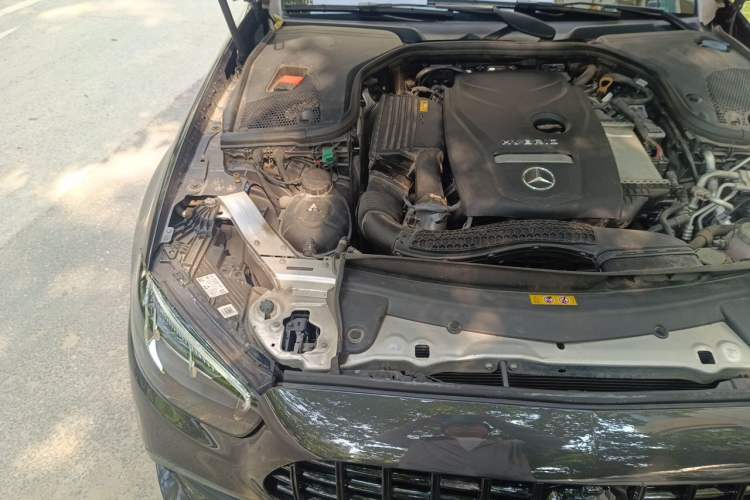 Used Mercedes-Benz E-Class New Energy 2022 Restyled E 350 e L Plug-in Hybrid Sports Sedan Engine Bay Right