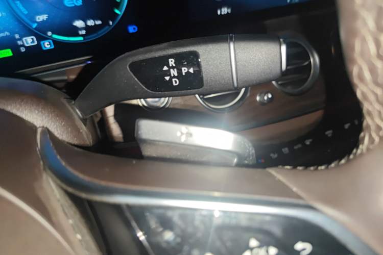 Used Mercedes-Benz E-Class New Energy 2022 Restyled E 350 e L Plug-in Hybrid Sedan Gear Lever