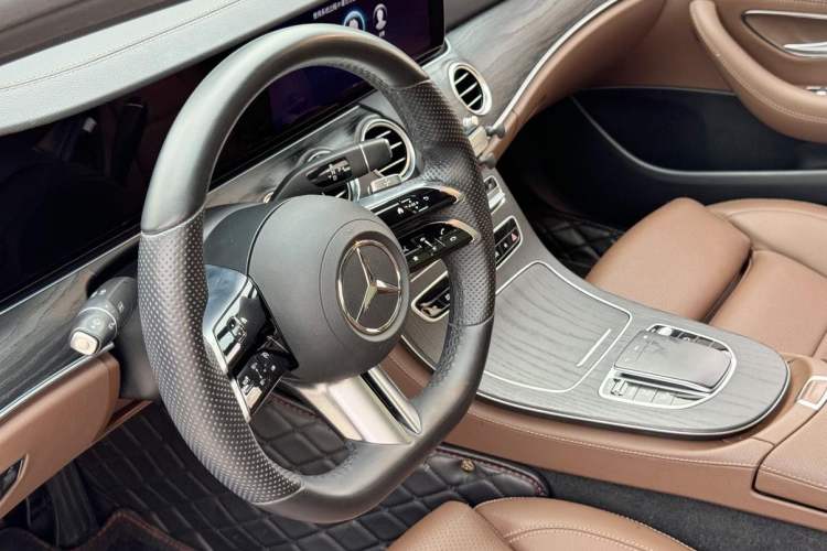 Used Mercedes-Benz E-Class New Energy 2022 Restyled E 350 e L Plug-in Hybrid Sports Sedan Interior 1