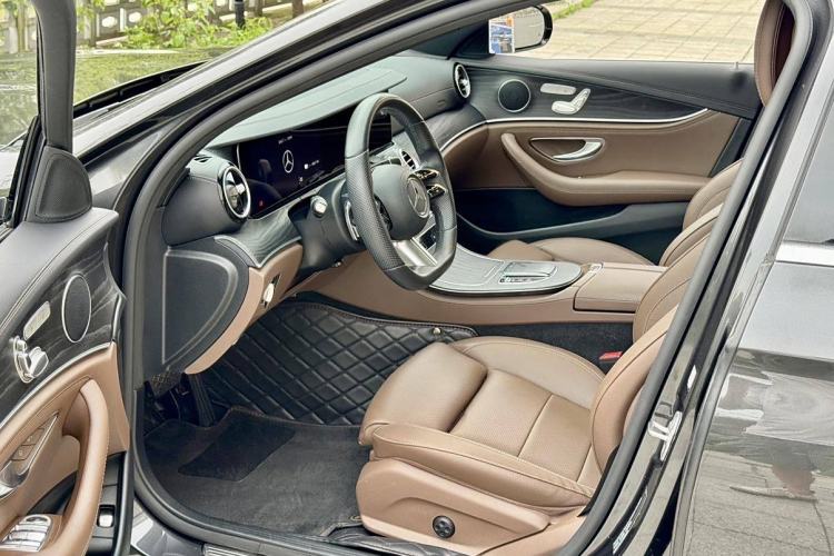 Used Mercedes-Benz E-Class New Energy 2022 Restyled E 350 e L Plug-in Hybrid Sports Sedan Interior 3
