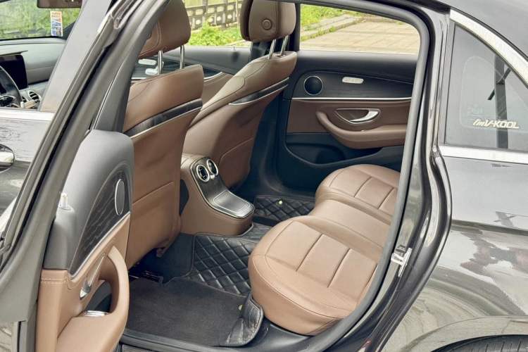 Used Mercedes-Benz E-Class New Energy 2022 Restyled E 350 e L Plug-in Hybrid Sports Sedan Interior 4