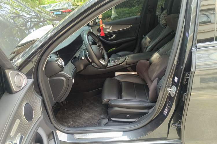 Used Mercedes-Benz E-Class New Energy 2022 Restyled E 350 e L Plug-in Hybrid Sports Sedan Left Front Seat